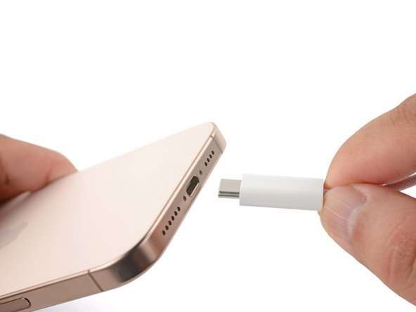 iPhone 16 Pro Max Charging? Expert Solutions In Andheri East.