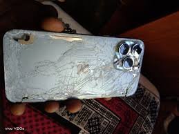 Cracked Back Glass on iPhone 13 Pro? Visit Andheri East, MIDC.